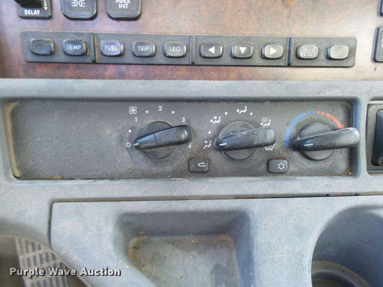 image for item DB2405 2005 Freightliner Century Class ST120 semi truck