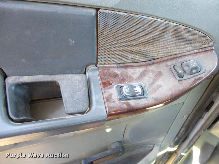 image for item DB2405 2005 Freightliner Century Class ST120 semi truck