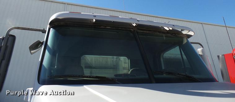 image for item DB2405 2005 Freightliner Century Class ST120 semi truck