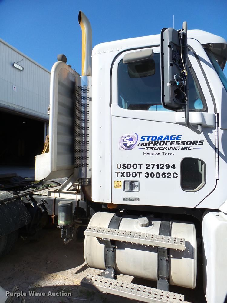 image for item DB2405 2005 Freightliner Century Class ST120 semi truck