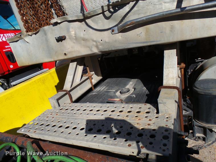 image for item DB2405 2005 Freightliner Century Class ST120 semi truck