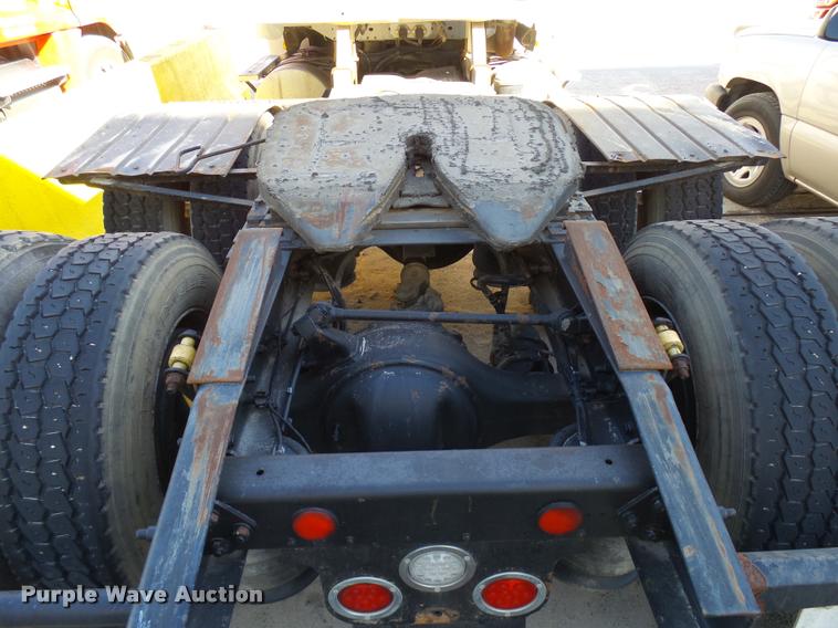 image for item DB2405 2005 Freightliner Century Class ST120 semi truck