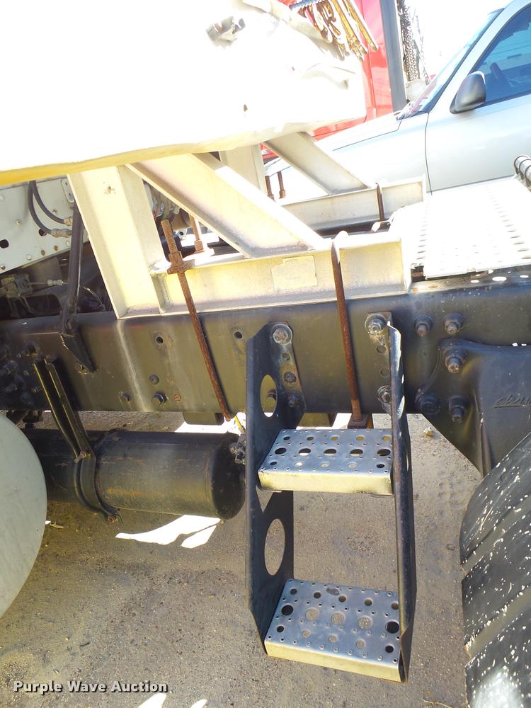 image for item DB2405 2005 Freightliner Century Class ST120 semi truck