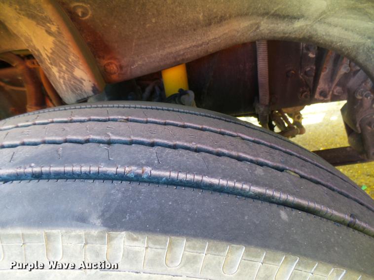 image for item DB2405 2005 Freightliner Century Class ST120 semi truck