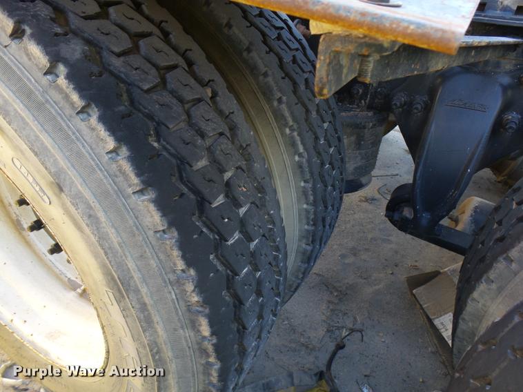 image for item DB2405 2005 Freightliner Century Class ST120 semi truck