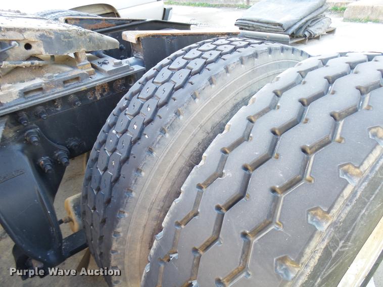 image for item DB2405 2005 Freightliner Century Class ST120 semi truck