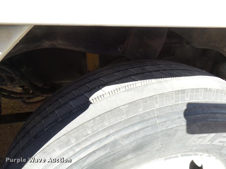 image for item DB2405 2005 Freightliner Century Class ST120 semi truck