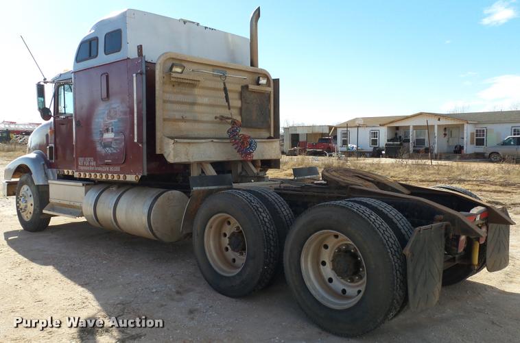 image for item DB4636 1996 International 9400 semi truck