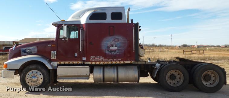 image for item DB4636 1996 International 9400 semi truck