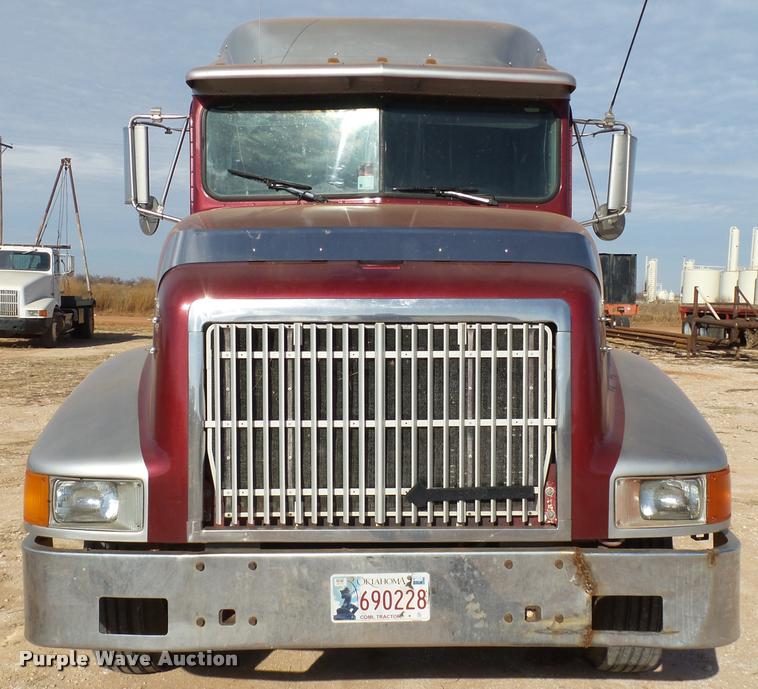 image for item DB4636 1996 International 9400 semi truck
