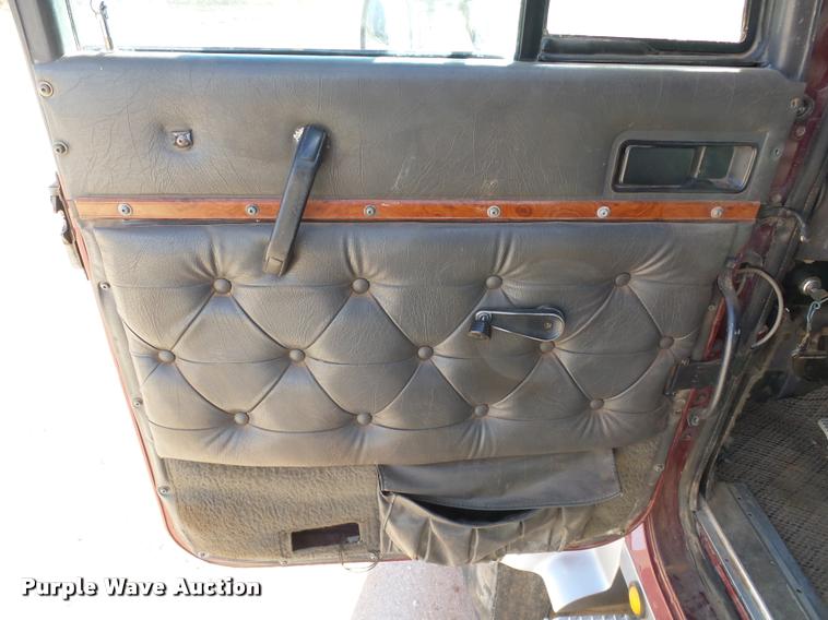 image for item DB4636 1996 International 9400 semi truck