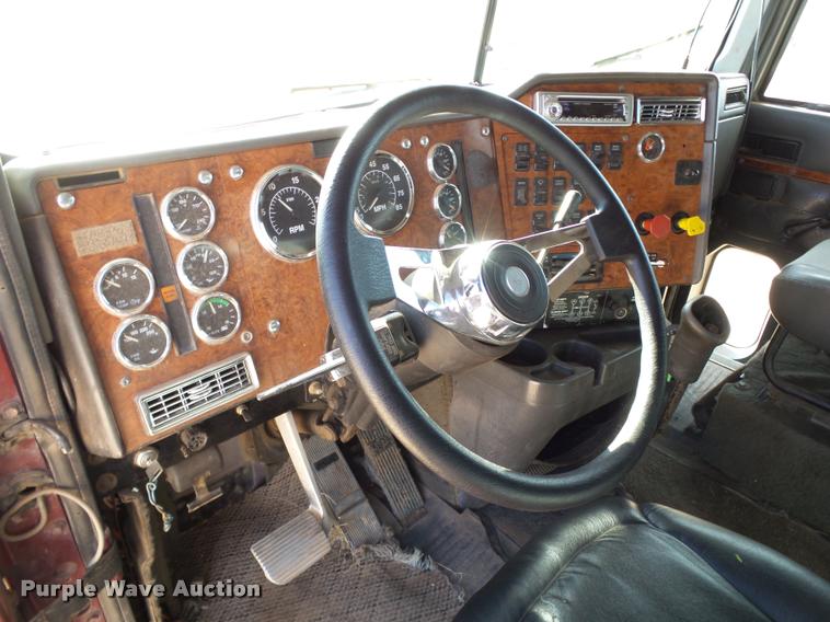 image for item DB4636 1996 International 9400 semi truck