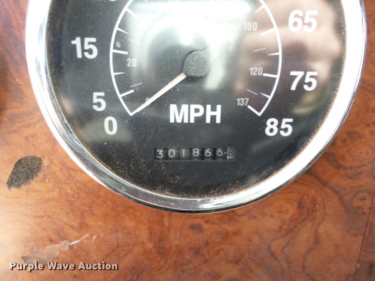 image for item DB4636 1996 International 9400 semi truck