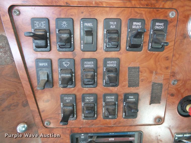 image for item DB4636 1996 International 9400 semi truck