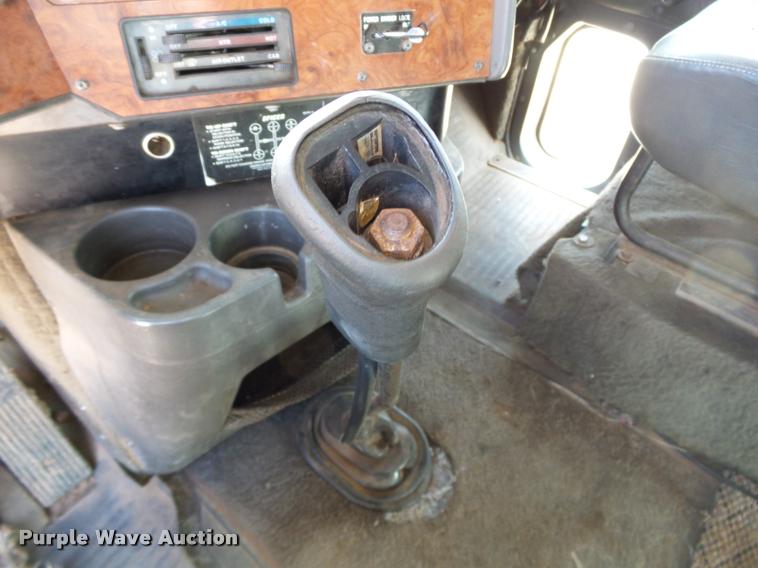 image for item DB4636 1996 International 9400 semi truck