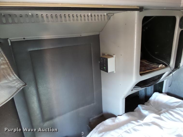 image for item DB4636 1996 International 9400 semi truck