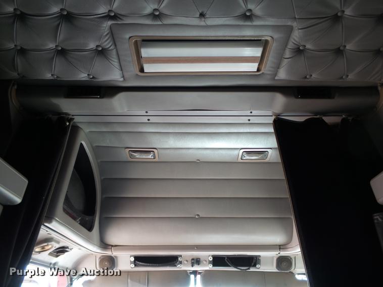 image for item DB4636 1996 International 9400 semi truck