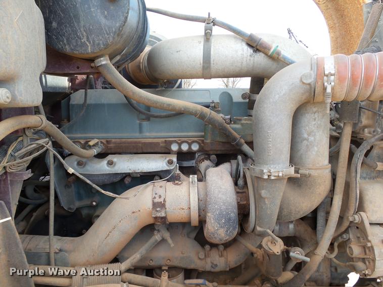 image for item DB4636 1996 International 9400 semi truck