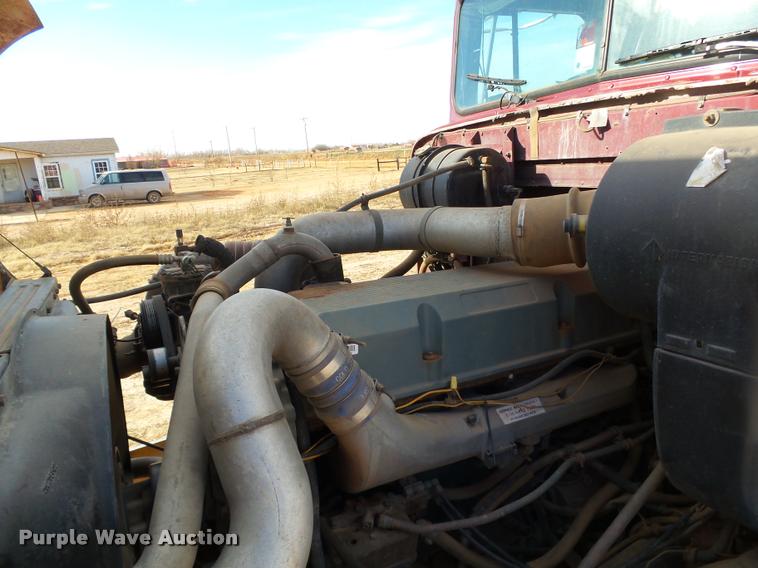 image for item DB4636 1996 International 9400 semi truck