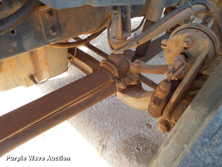 image for item DB4636 1996 International 9400 semi truck