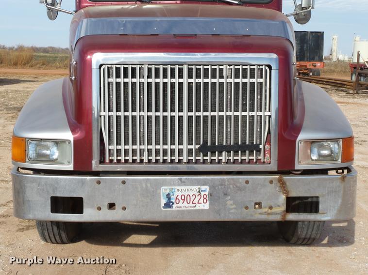 image for item DB4636 1996 International 9400 semi truck