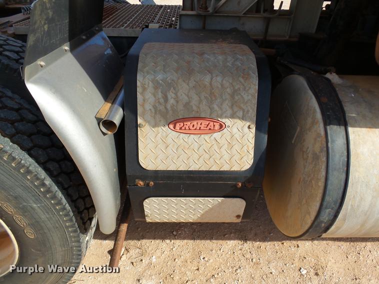 image for item DB4636 1996 International 9400 semi truck