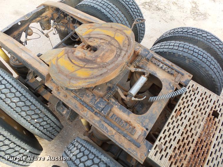 image for item DB4636 1996 International 9400 semi truck