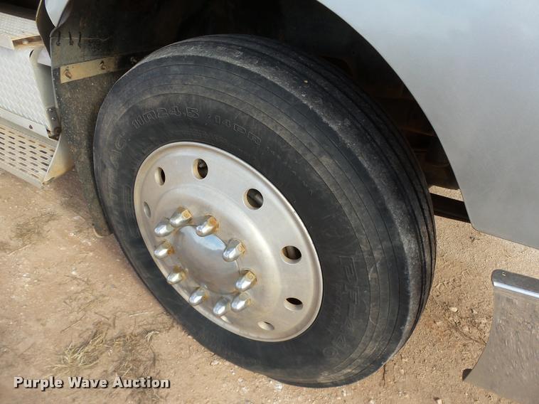 image for item DB4636 1996 International 9400 semi truck