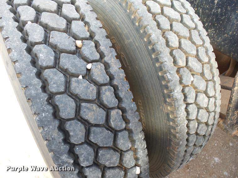 image for item DB4636 1996 International 9400 semi truck