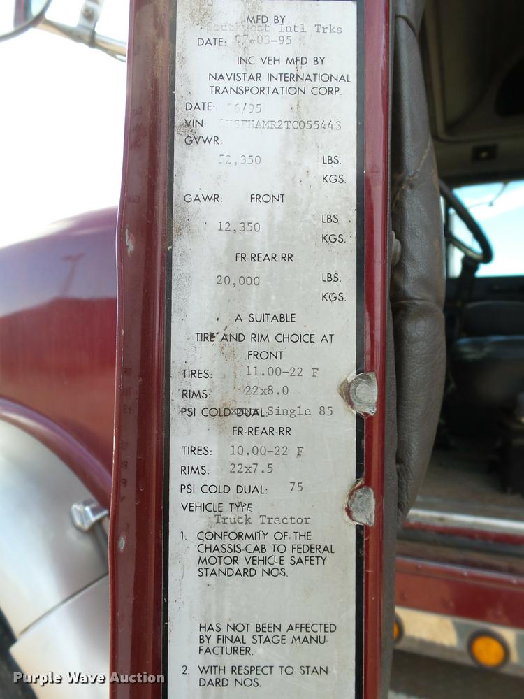 image for item DB4636 1996 International 9400 semi truck