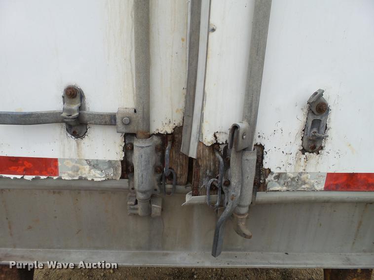 image for item DB5472 2005 Utility Trailers dry van trailer