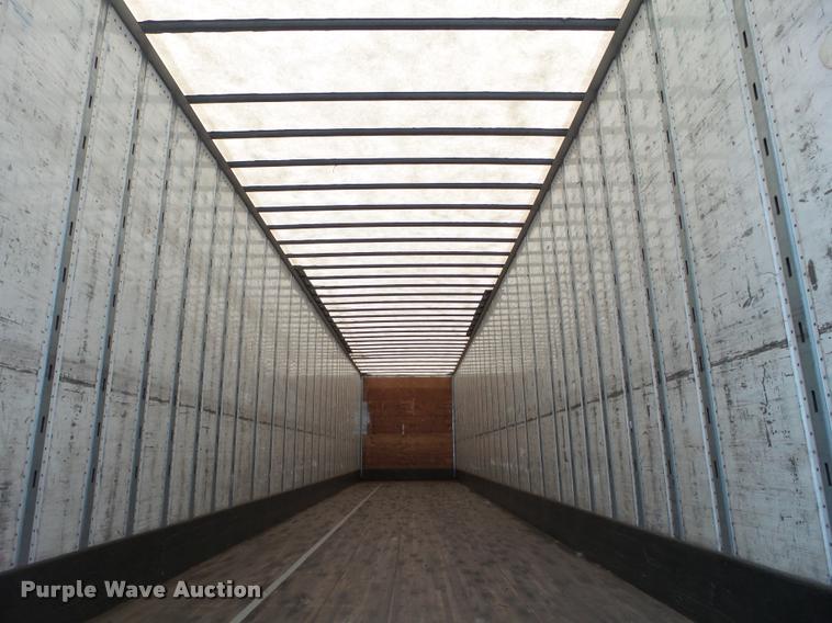 image for item DB5472 2005 Utility Trailers dry van trailer