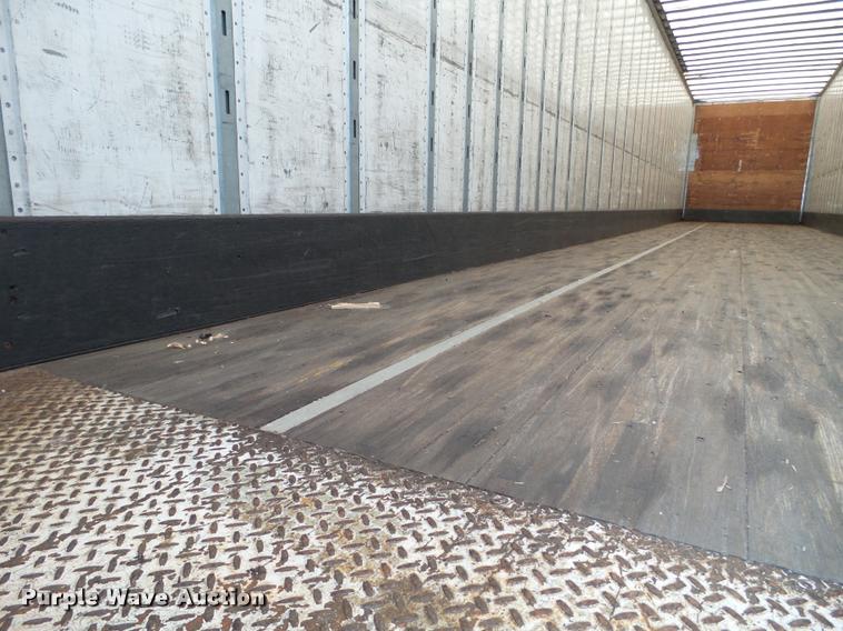 image for item DB5472 2005 Utility Trailers dry van trailer