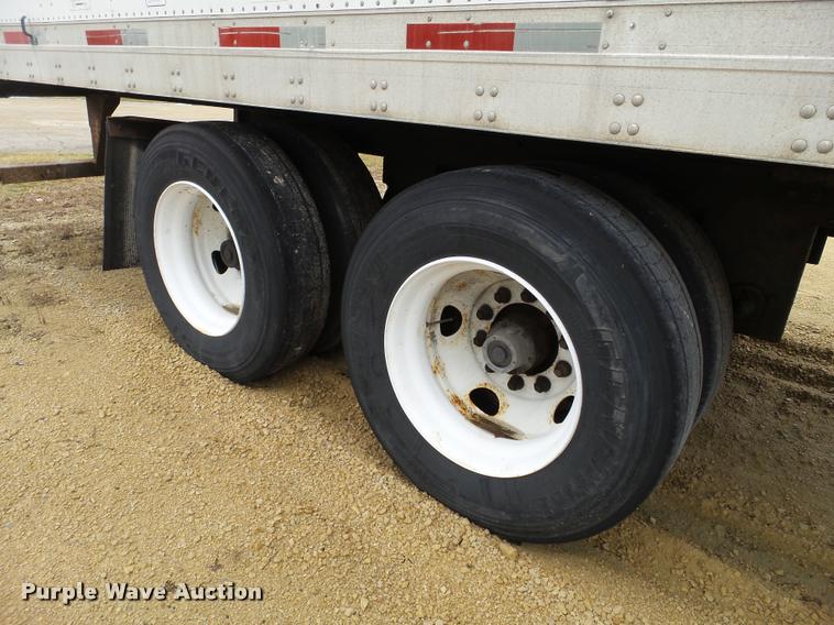 image for item DB5472 2005 Utility Trailers dry van trailer