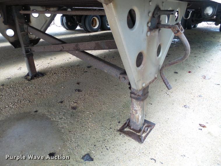 image for item DB5474 1999 Utility Trailers dry van trailer