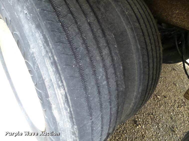 image for item DB5474 1999 Utility Trailers dry van trailer