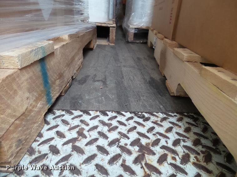 image for item DB5475 1998 Utility Trailers dry van trailer