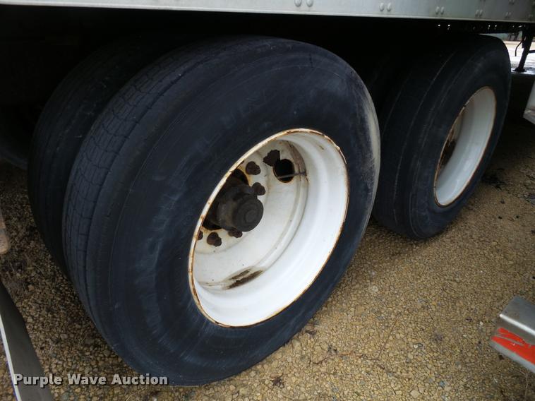 image for item DB5475 1998 Utility Trailers dry van trailer