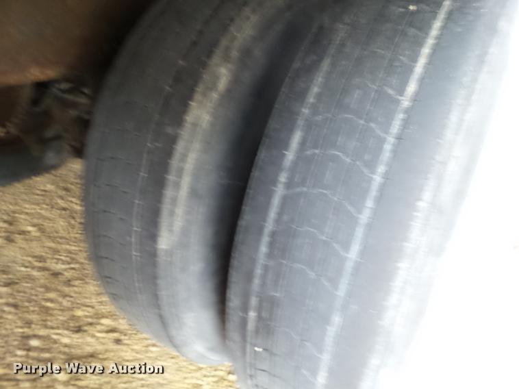 image for item DB5475 1998 Utility Trailers dry van trailer