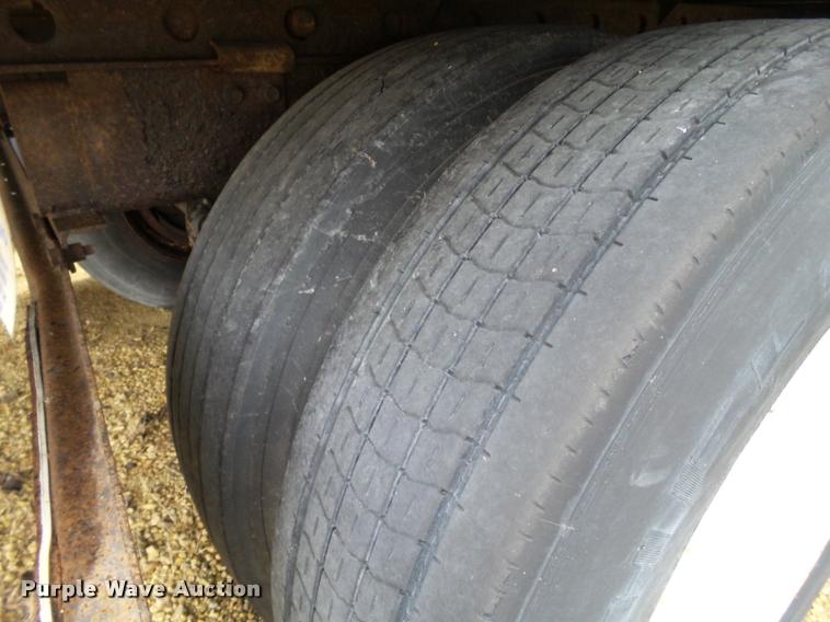 image for item DB5475 1998 Utility Trailers dry van trailer