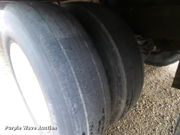 image for item DB5475 1998 Utility Trailers dry van trailer