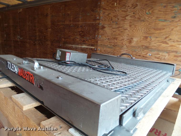 image for item DB5475 1998 Utility Trailers dry van trailer