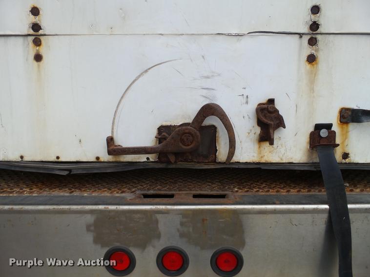 image for item DB5476 1999 Utility Trailers dry van trailer