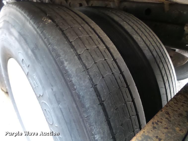 image for item DB5476 1999 Utility Trailers dry van trailer