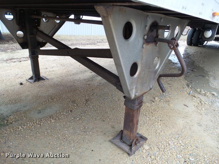 image for item DB5477 1999 Utility Trailers dry van trailer