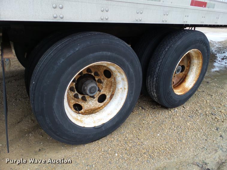 image for item DB5477 1999 Utility Trailers dry van trailer