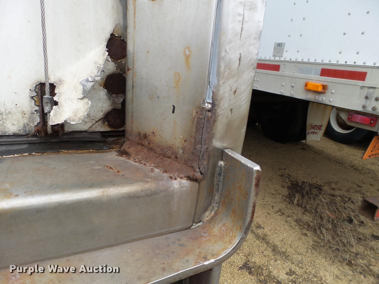 image for item DB5479 1999 Utility Trailers dry van trailer