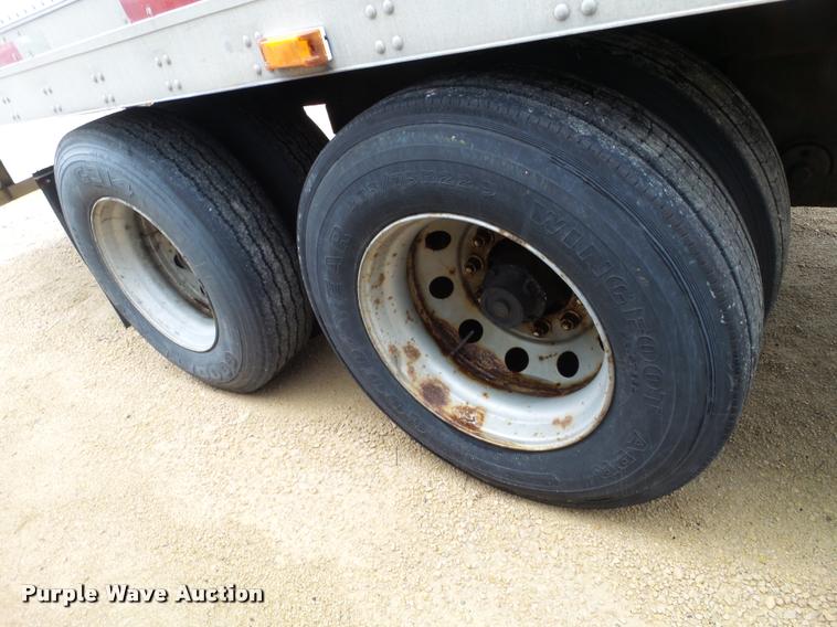 image for item DB5479 1999 Utility Trailers dry van trailer