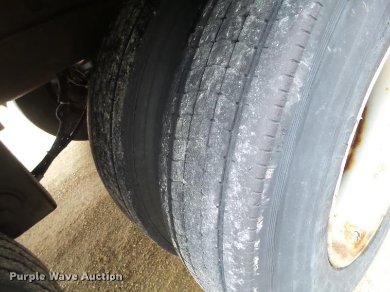 image for item DB5479 1999 Utility Trailers dry van trailer