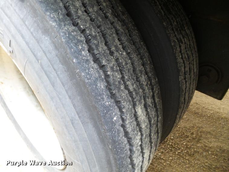 image for item DB5479 1999 Utility Trailers dry van trailer